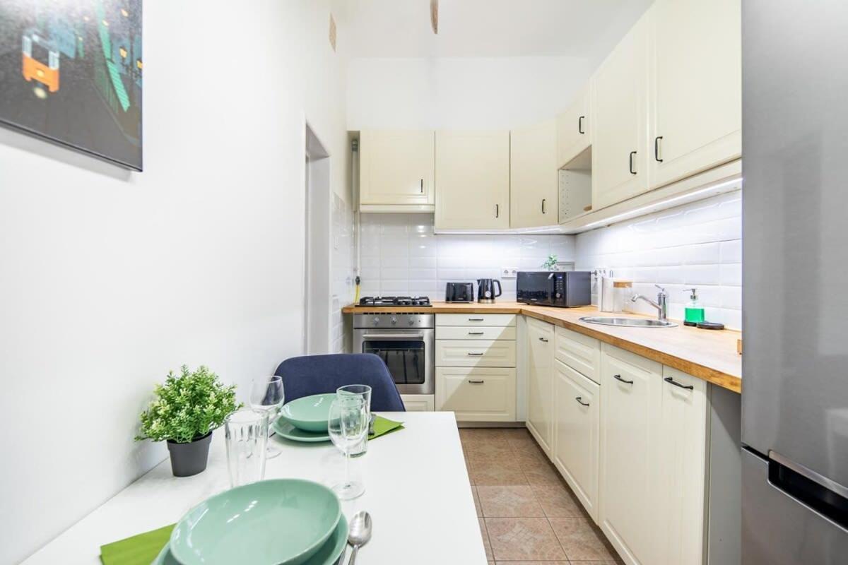 Convenient Apartment At Gastro Driven Location Будапеща Екстериор снимка
