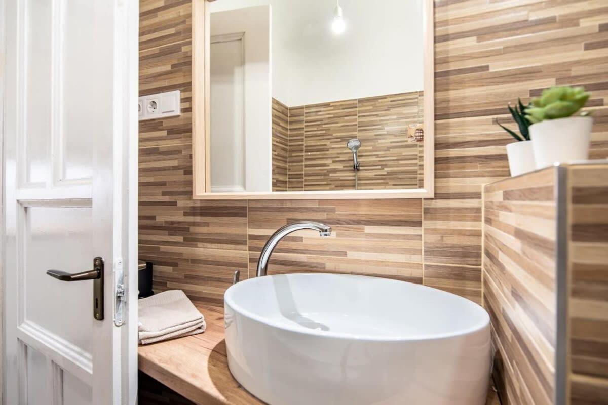 Convenient Apartment At Gastro Driven Location Будапеща Екстериор снимка
