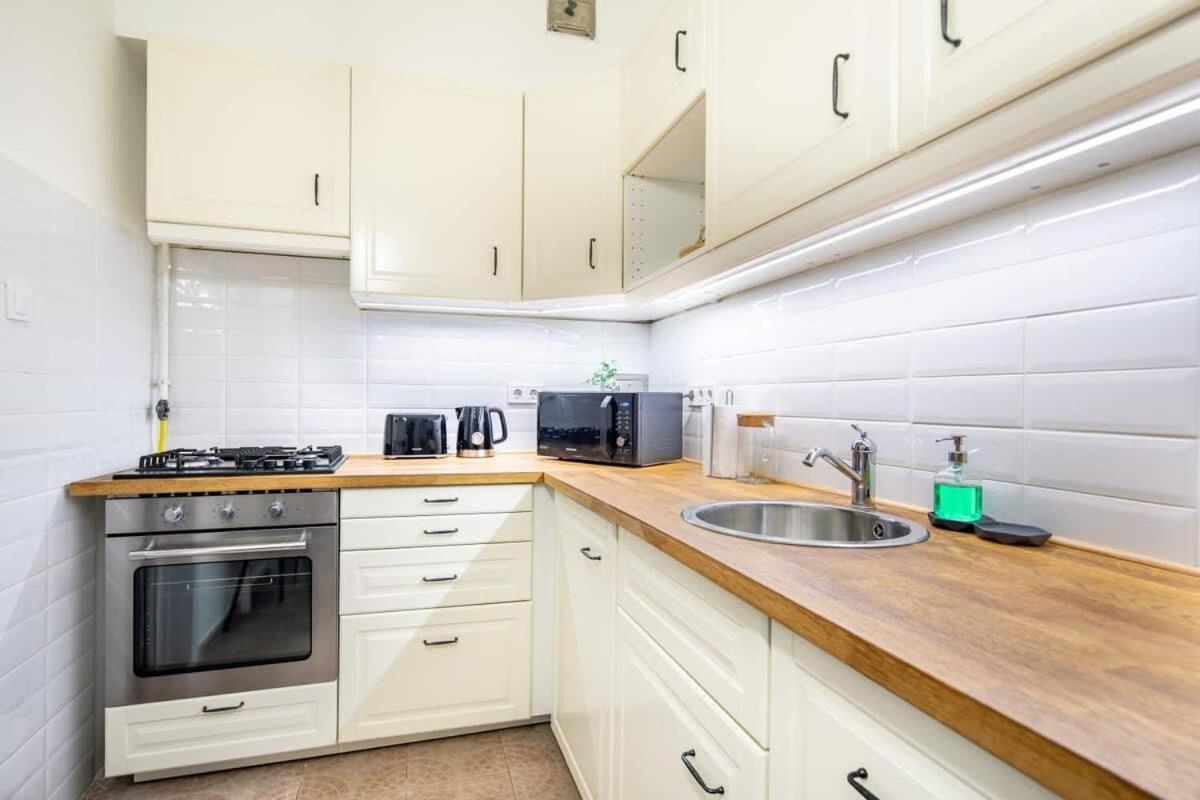 Convenient Apartment At Gastro Driven Location Будапеща Екстериор снимка